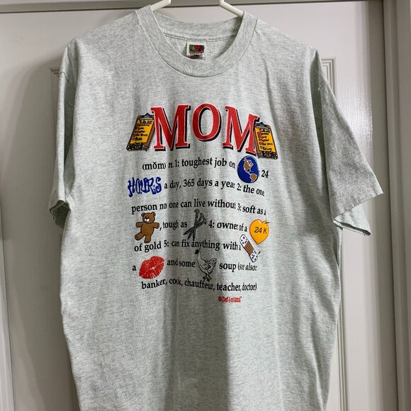 Fruit of the Loom Heather Gray "Mom" T-Shirt, Size XL - Picture 1 of 4